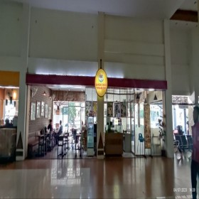 shop & dine